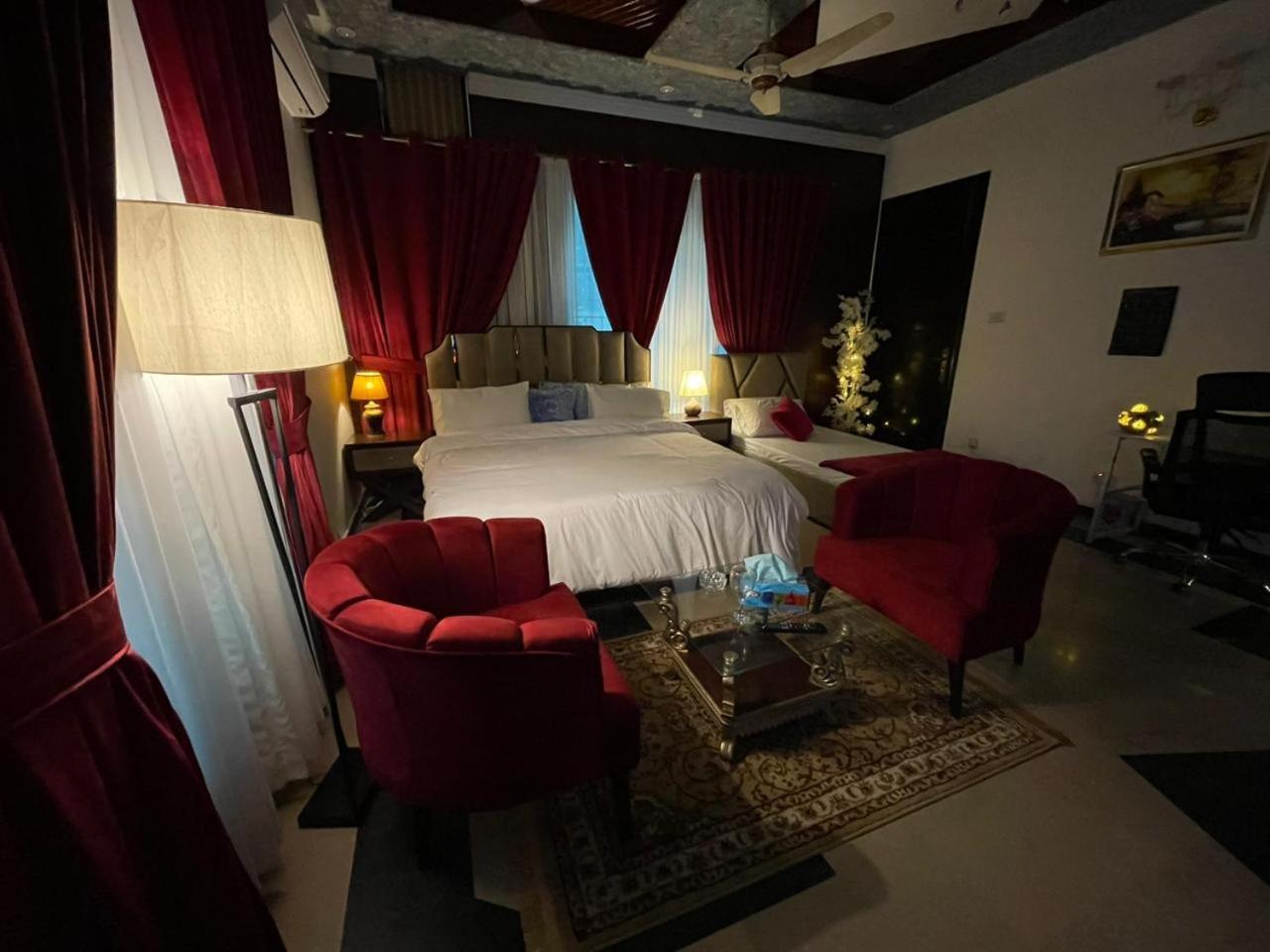 Laca Sa Lodge Opp Canturus Mall Islamabad Eksteriør billede