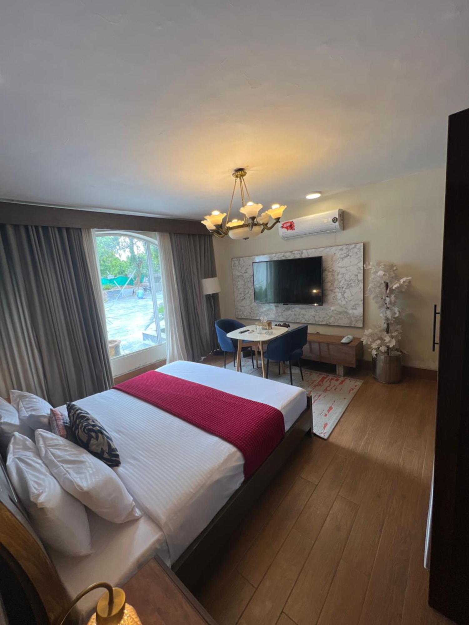 Laca Sa Lodge Opp Canturus Mall Islamabad Eksteriør billede